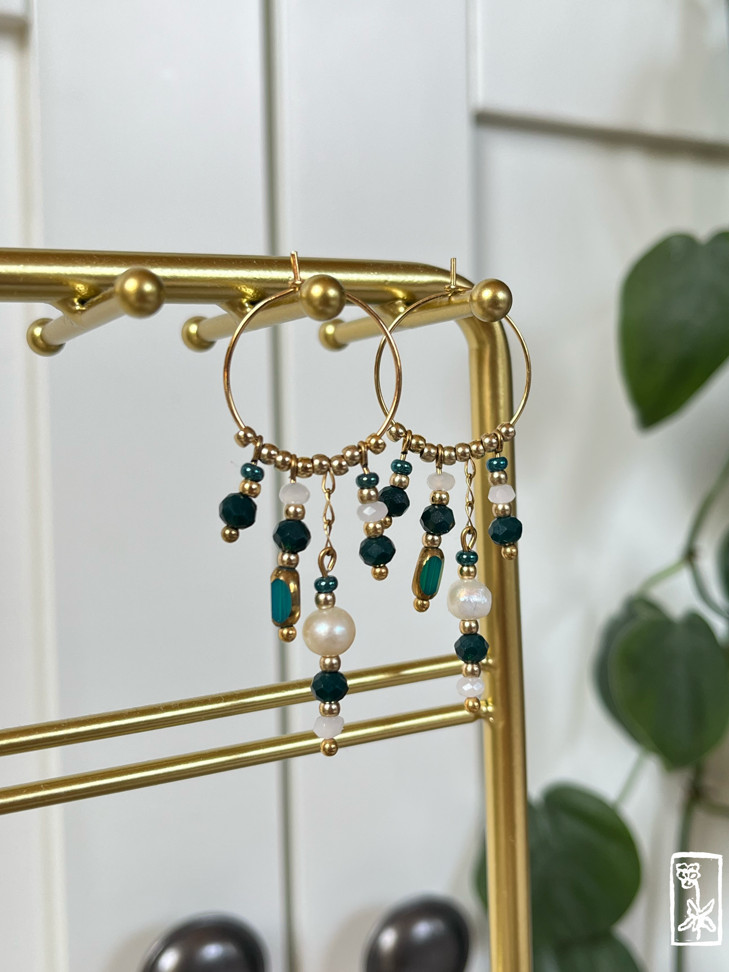 Ohrringe mit Süßwasserperlen und türkisen Glasperlen